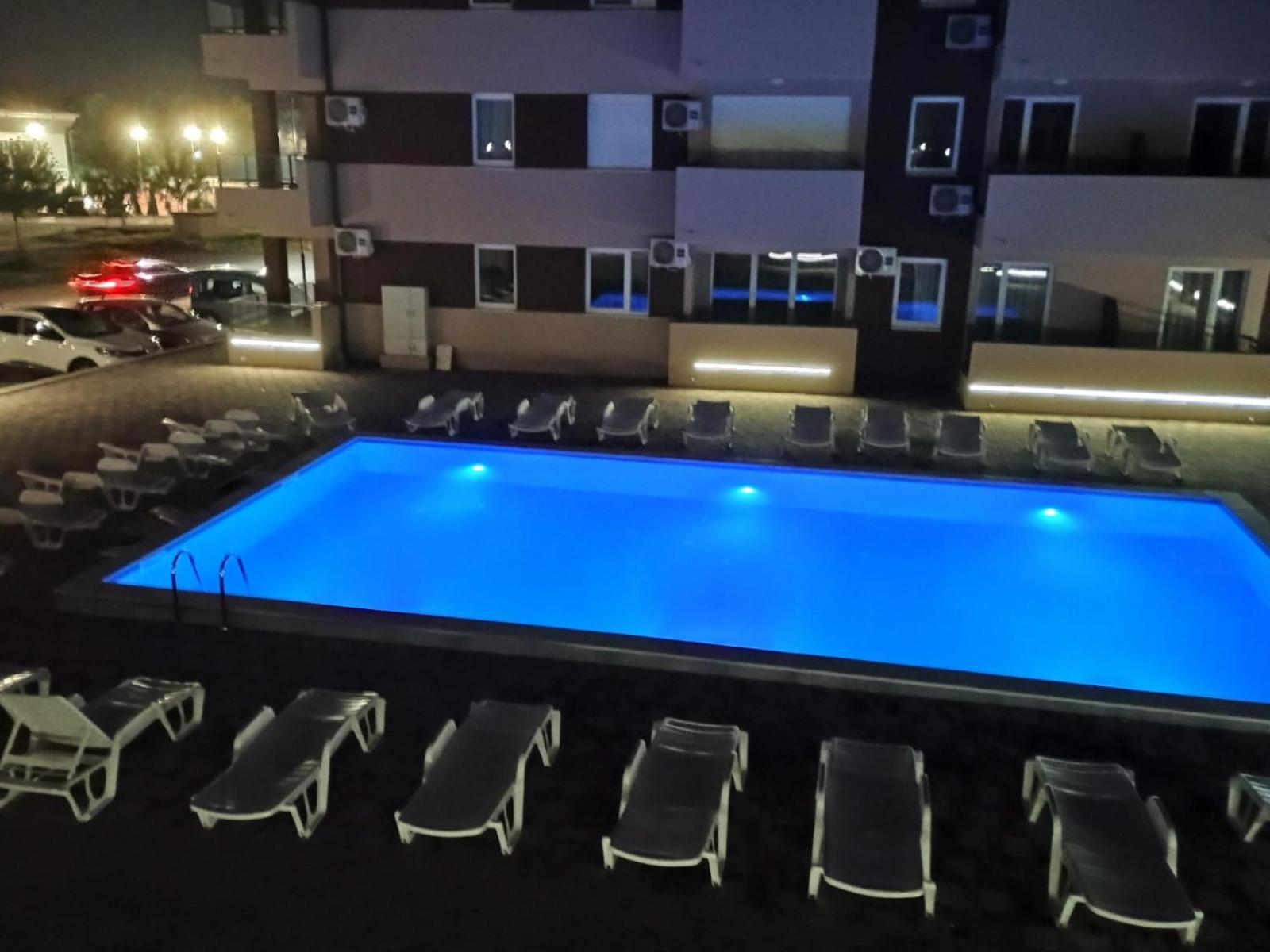 Apartment With Pool Veliko Gradište Esterno foto