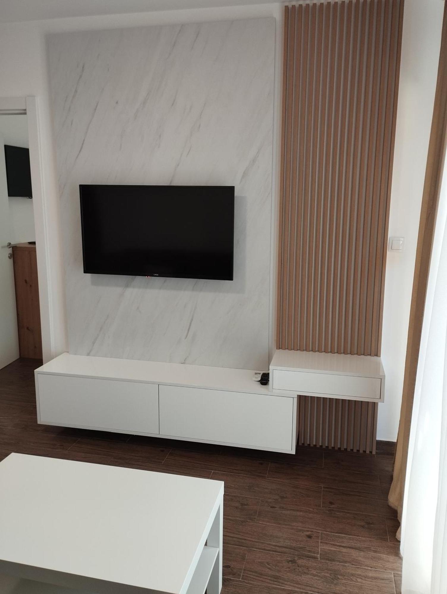 Apartment With Pool Veliko Gradište Esterno foto