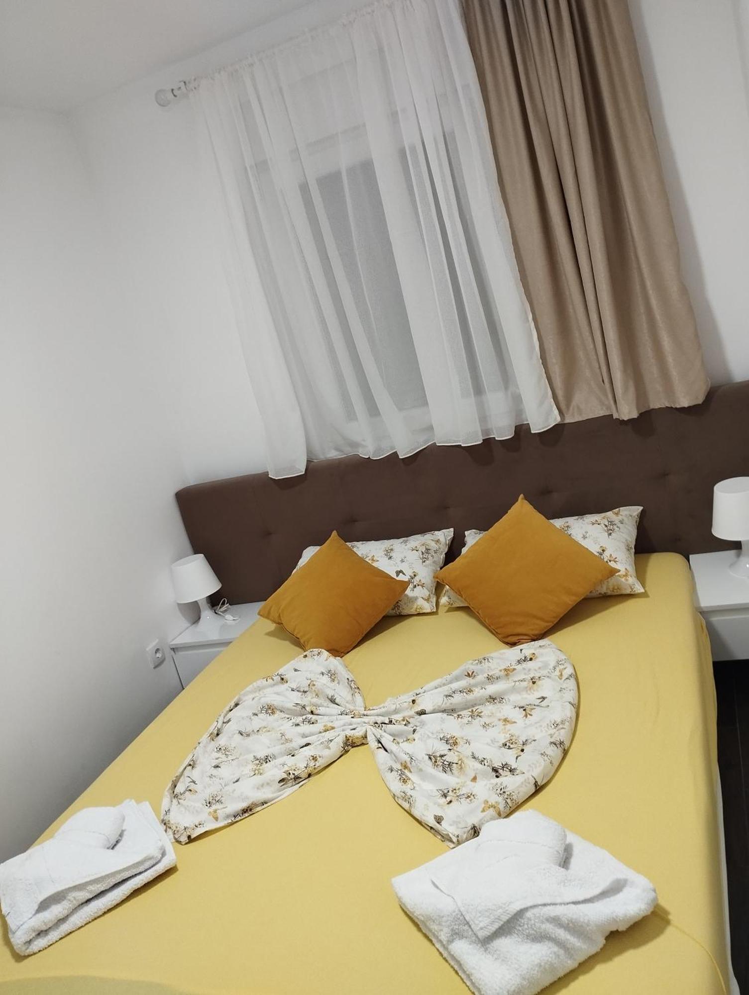 Apartment With Pool Veliko Gradište Esterno foto